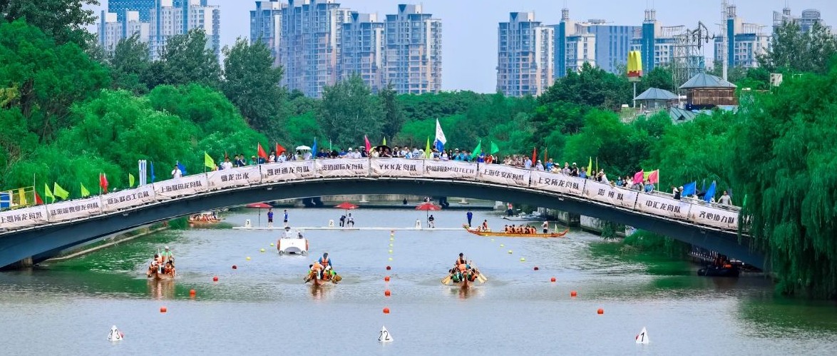 挥桨竞渡，，，，，，，，“918博天堂之舟”逐浪2023陆家嘴金融城龙舟赛